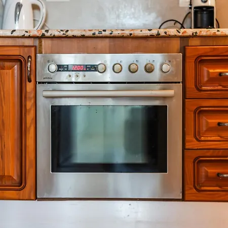 Apartment Spacious In The Heart Of Tirana