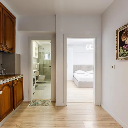 Apartment Spacious In The Heart Of Tirana