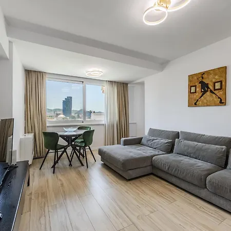 Apartment Spacious In The Heart Of *