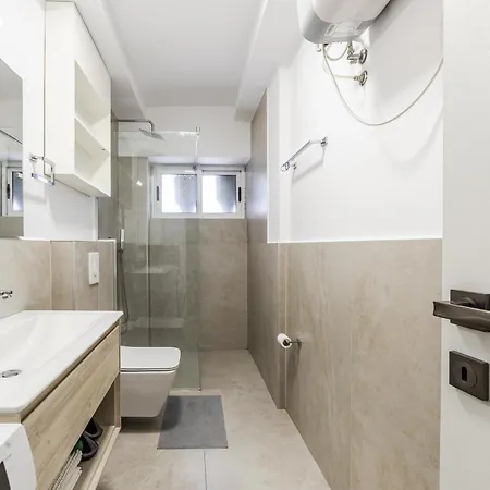Apartment Spacious In The Heart Of Tirana